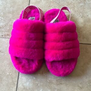 Uggs slippers Big Kids 1